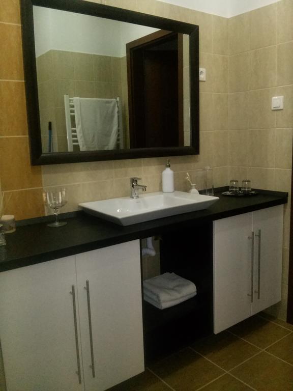 Feszek Apartman Debrecen Bilik gambar
