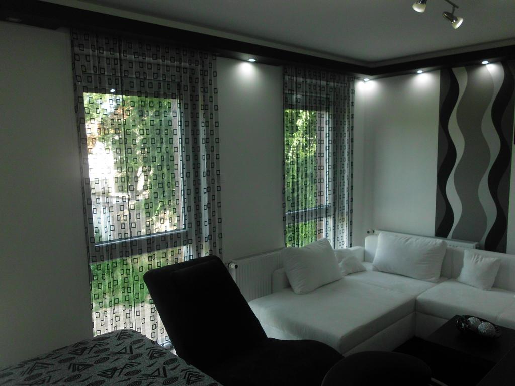 Feszek Apartman Debrecen Bilik gambar