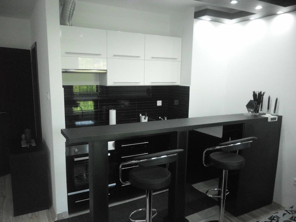 Feszek Apartman Debrecen Bilik gambar