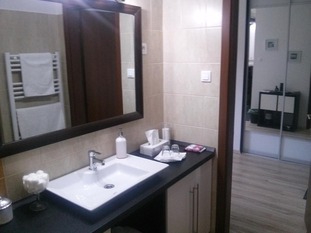 Feszek Apartman Debrecen Bilik gambar